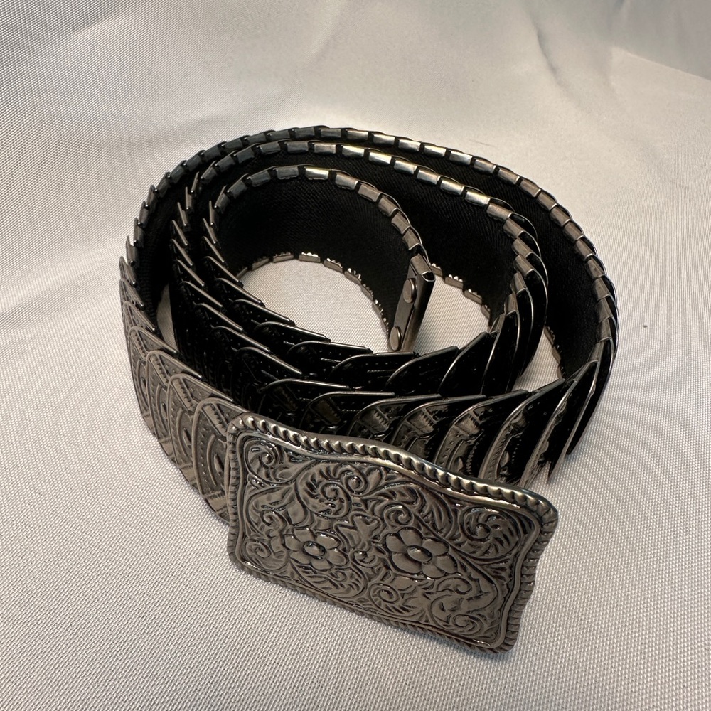 Elegant Silver Stretch Belt with Silver Buckle